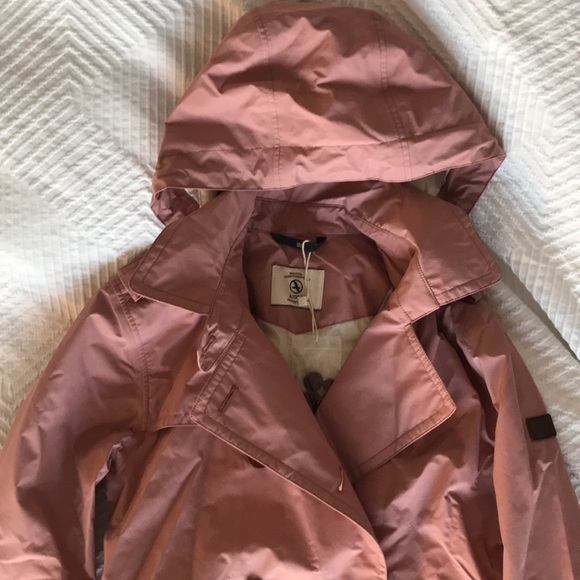 Aigle trench coat. - Picture 3 of 9